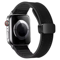Aura Leder Apple Watch Armband in Schwarz, Ansicht von der Uhrenrückseite